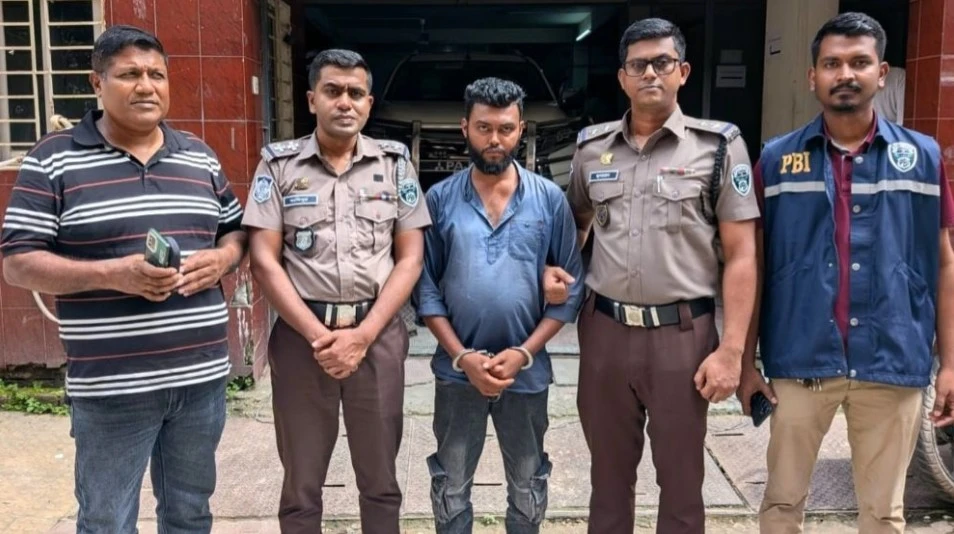 ৩০ হাজার টাকা চাওয়ায় কিশোরীর গলা কেটে দিলো প্রেমিক